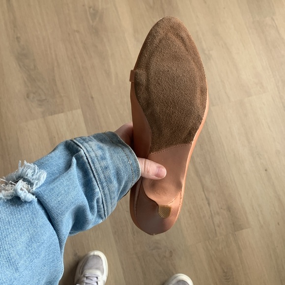 Ballroom - Picture 4 of 7